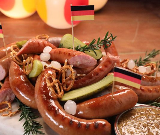 Xúc Xích Đức luôn khiến người khác phải trầm trồ bởi độ ngon của nó