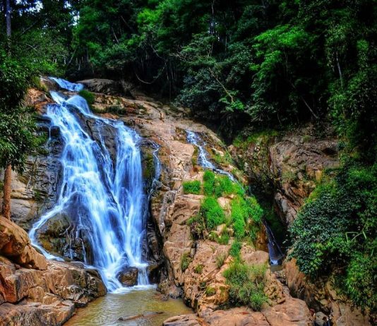 “Oanh tạc” một ngày ở thác Hang Cọp có gì hay ho?