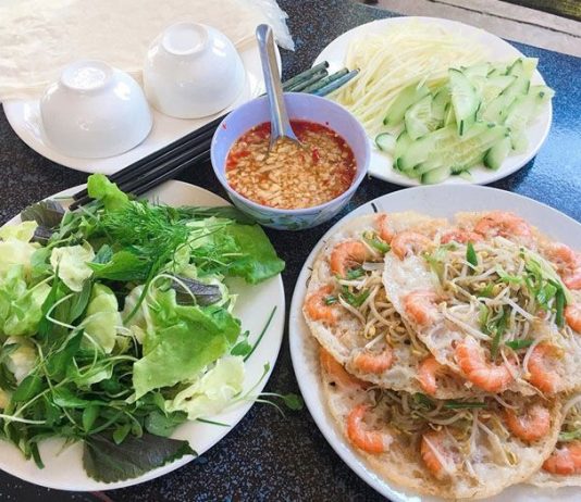 Bánh xèo tôm nhảy Bình Định