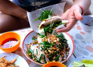 Thịt cá mềm, thơm, ngọt, nên ăn ngay khi còn nóng