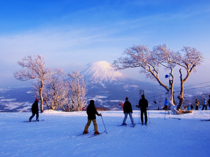 Du khách yêu thích việc ghé thăm Hokkaido vào mùa đông để trượt tuyết. Ảnh: WAmazing