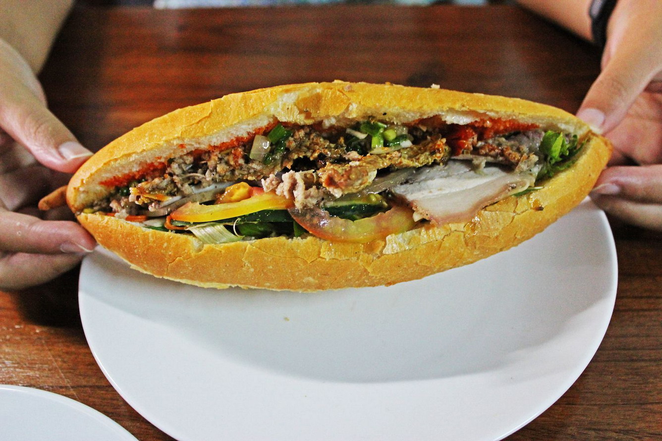 Bánh mì Madam Khánh  