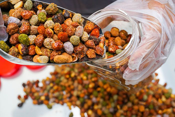 Đậu phộng Chou Chou là món đặc sản Phú Quốc làm quà rất nổi tiếng, rất được lòng nhiều du khách.