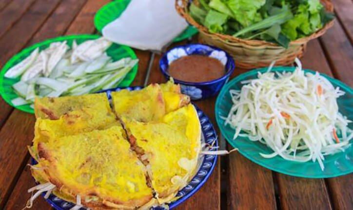 Bánh xèo giòn rụm – Món ăn vặt đường phố hấp dẫn