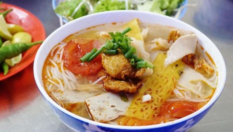 Trải nghiệm độc đáo với bún chả cá